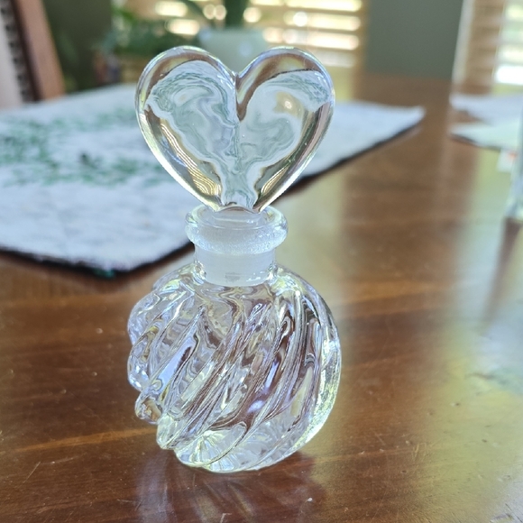 Crystal Clear Other - White Heart-Shaped Glass Art with Swirled Pattern